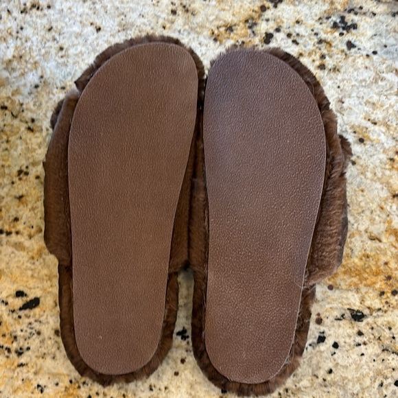STEVE MADDEN STAYCATION SLIPPERS - Picture 3 of 6